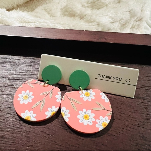 Boutique Spring Flower Floral Dangle Pierced Earrings NEW - Picture 1 of 1